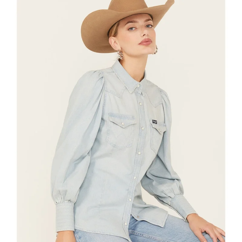 Wrangler Retro Women's Light Wash Denim Long Poet Sleeve Western Shirt Fashionable Plaid Short Sleeve