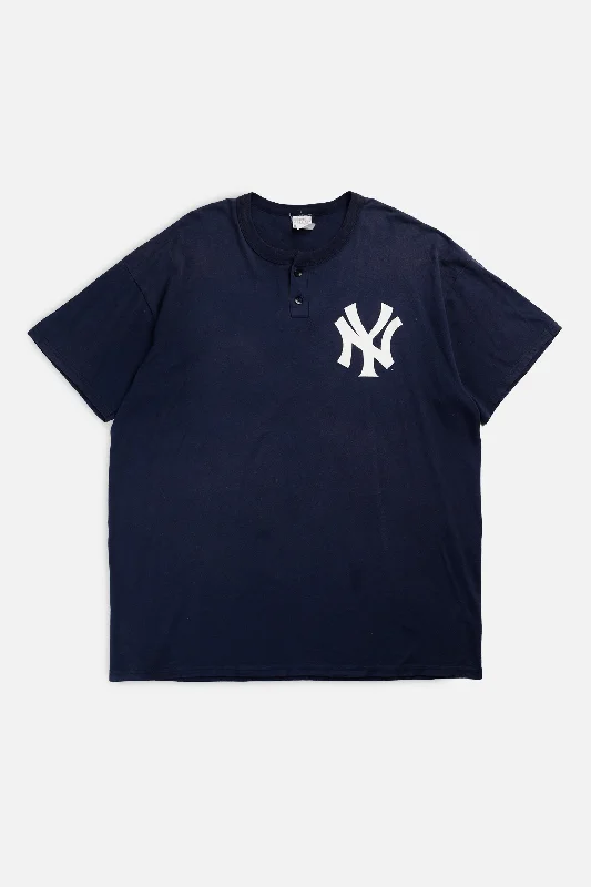 Vintage NY Yankees MLB Tee - XXL Fitted T-Shirt Seamless Stretchy