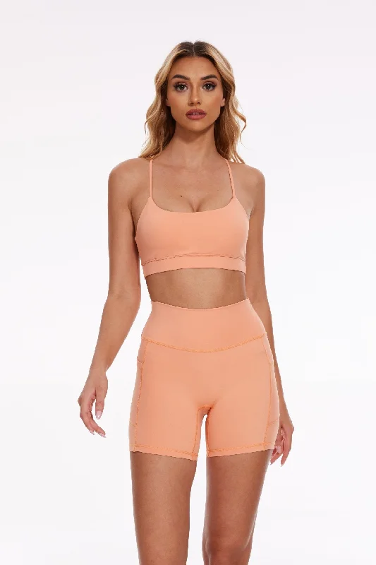 Breeze Halter Sports Bra - Peach Fuzz Light Seamless Bra